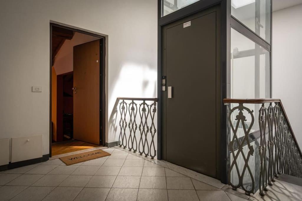 22 Home - Parcheggio Privato - Accogliente - Collegamento Sardegna E Corsica Livorno Buitenkant foto